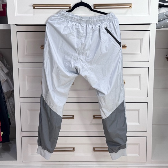 Nike Sportswear Windrunner Jogger Pants Mens Medium Sweatpants light Gray - Picture 6 of 9
